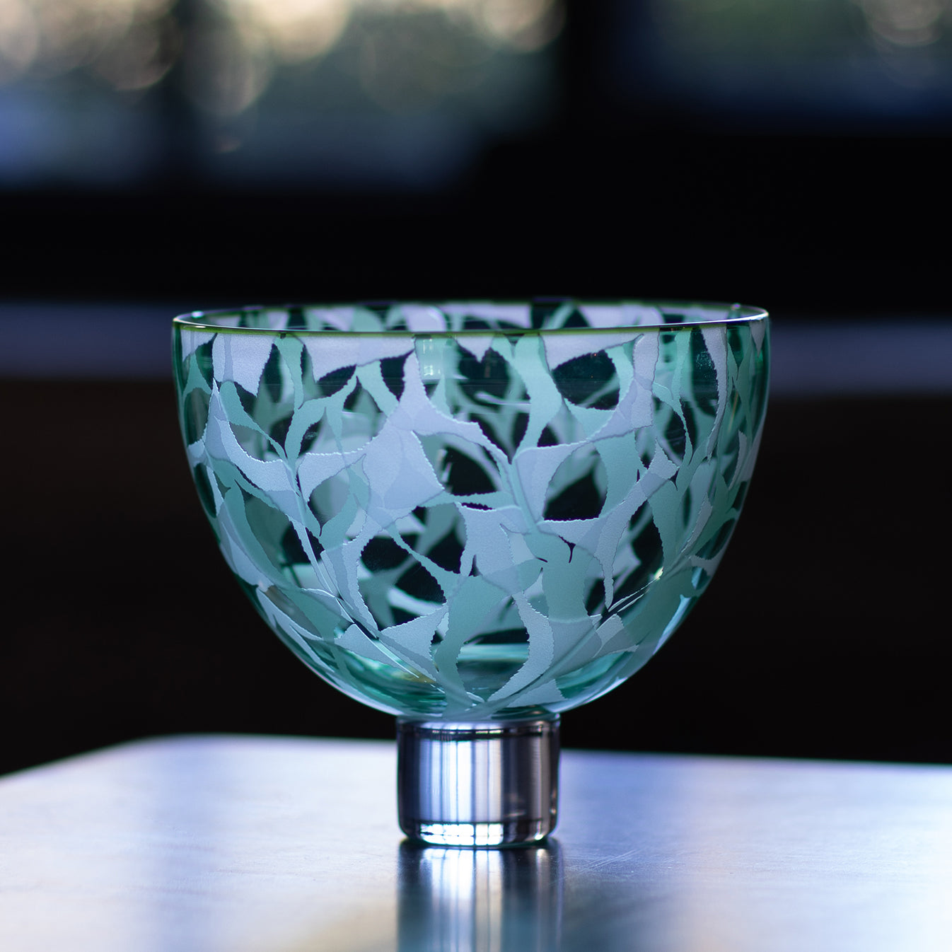 Dancing Leaves - Grass Green with Spring Green Rim